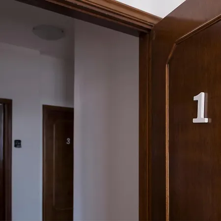 Couette-café Casa Cedrus *